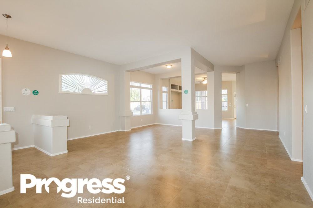 11663 W Hawk Ct - Photo 3 of 16