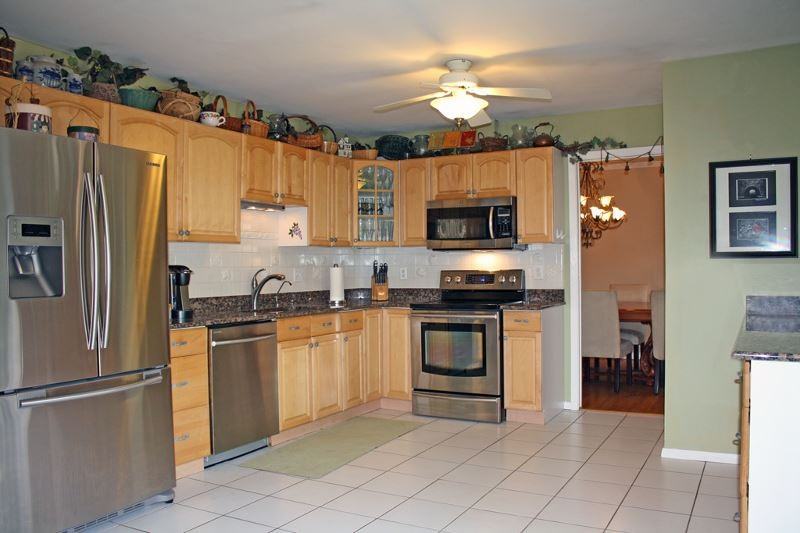 21 Warren Rd - Photo 3 of 11