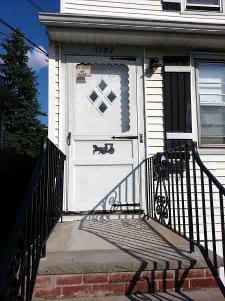 1197 Columbia Pl - Photo 3 of 16