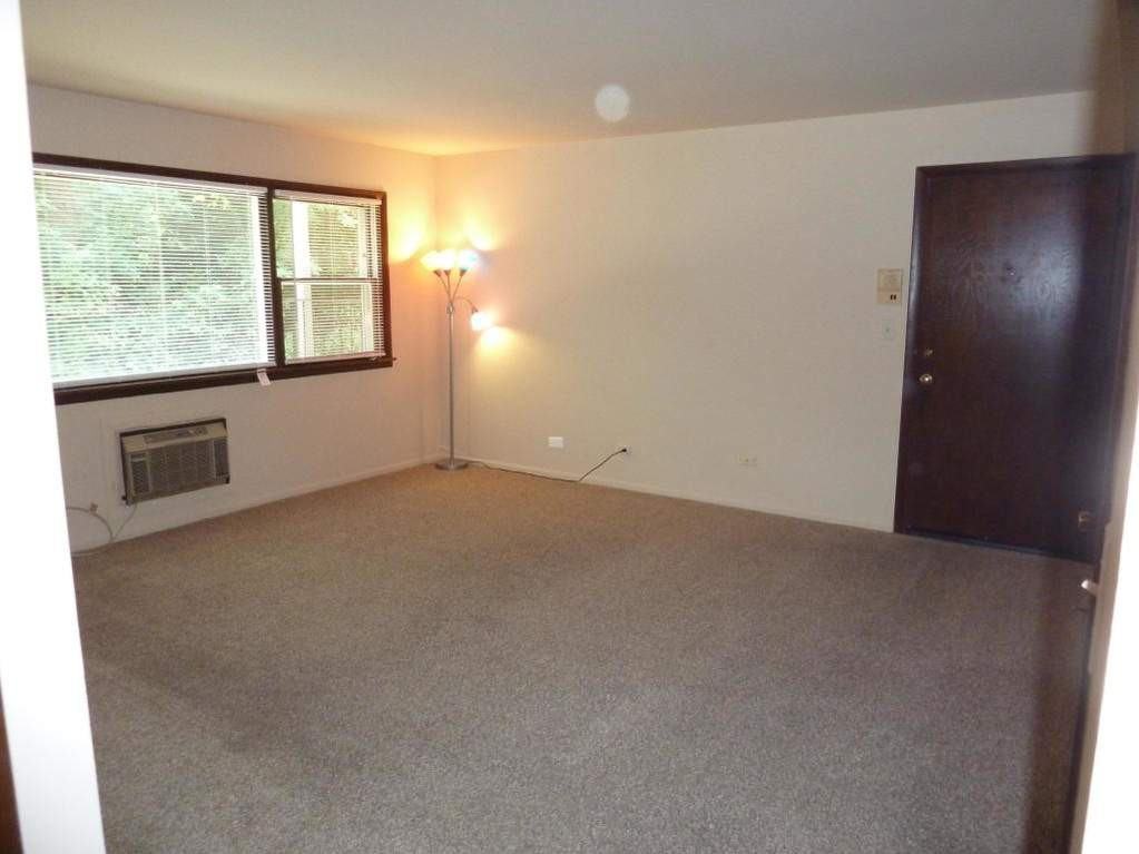 235 Country Club #1C - Photo 3 of 9