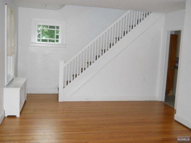 367 Fairview Ave - Photo 3 of 14