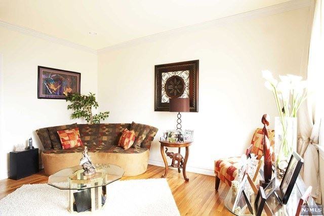 545 Ryeside Ave - Photo 2 of 6