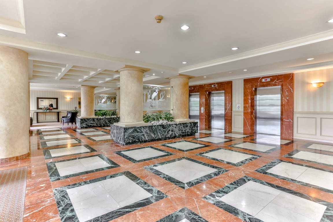 Bathurst & Steeles - Photo 2 of 23