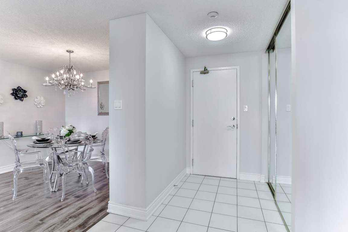 Bathurst & Steeles - Photo 3 of 23