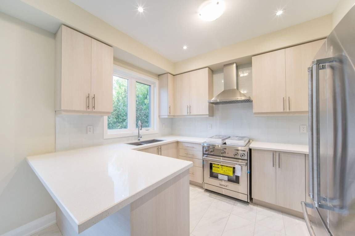 3 BED + DEN | 3 BATH TOWNHOUSE FOR RENT @ MARKHAM | KENNEDY RD - Photo 2 of 17