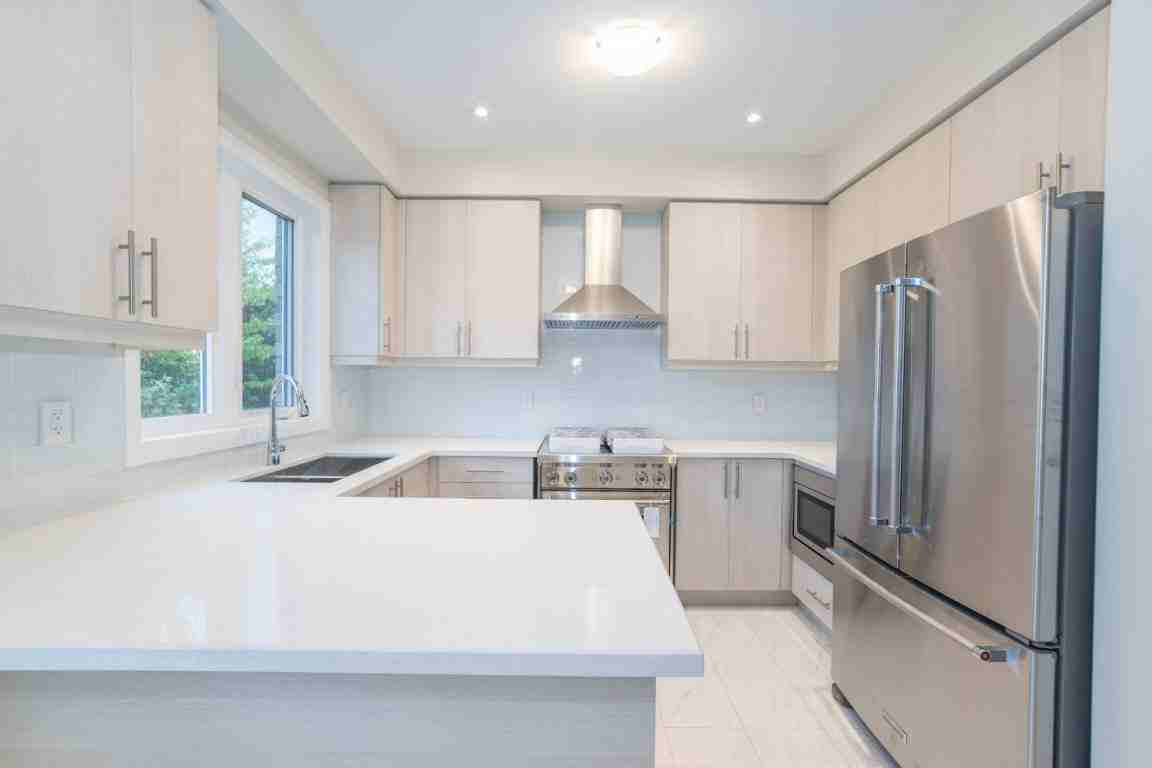 3 BED + DEN | 3 BATH TOWNHOUSE FOR RENT @ MARKHAM | KENNEDY RD - Photo 3 of 17