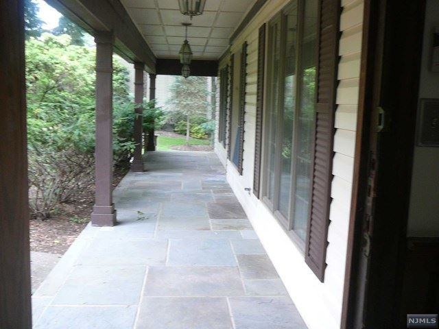 18 Iron Latch W - Photo 3 of 10