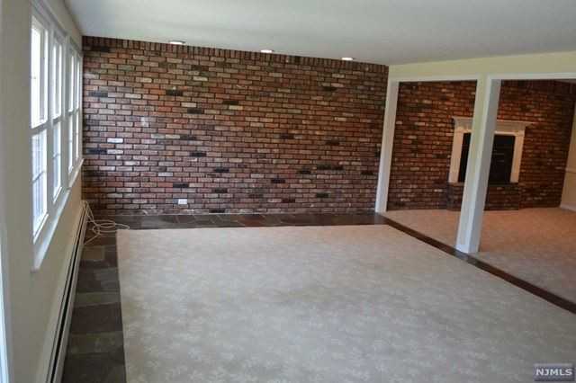 40 Friend Terrace - Photo 3 of 24