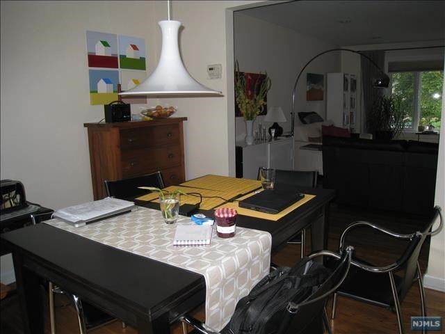 218 Fairmount Ave - Photo 3 of 10