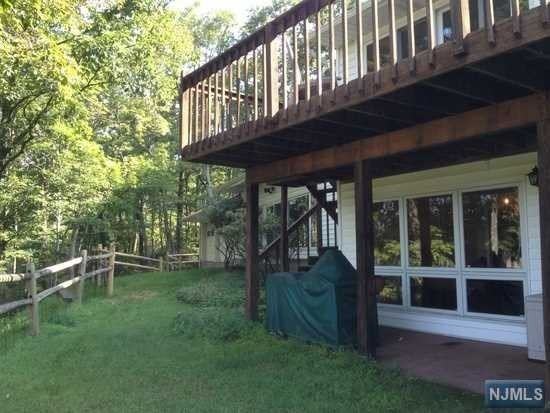 625 Mountain Rd - Photo 3 of 11