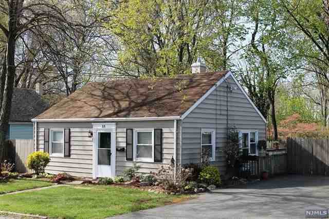 33 Skyline Lake Dr - Photo 2 of 15