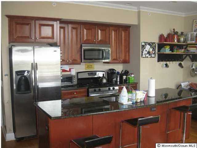 1713 Main St #302 - Photo 2 of 14