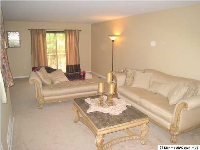 3 Linda Pl - Photo 3 of 10