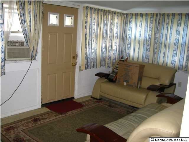 45 Shoreland Terrace - Photo 2 of 13