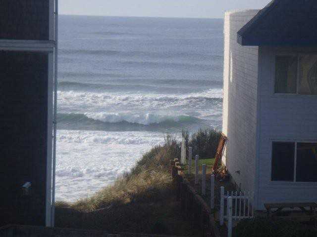 1810 Harbor - Photo 3 of 3