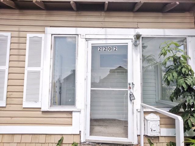 2202 10th St - Photo 2 of 25