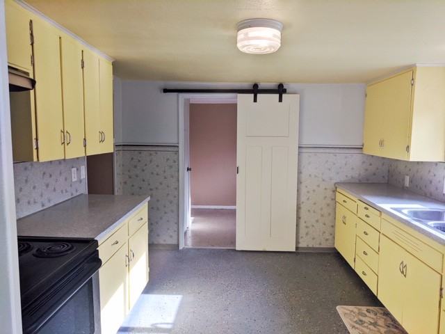 430 Nw Spencer Ave - Photo 2 of 17