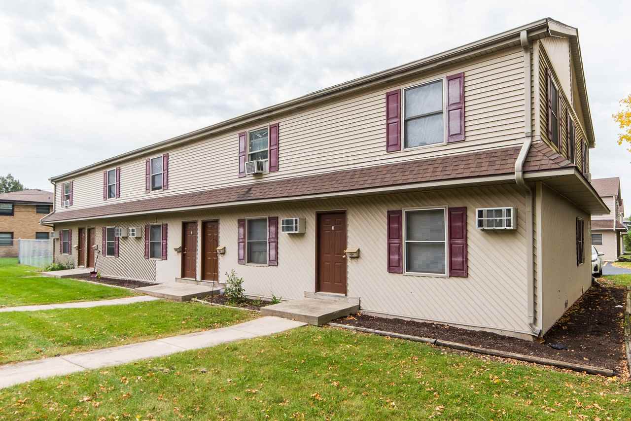 820 W Hillcrest Dr - Photo 2 of 31