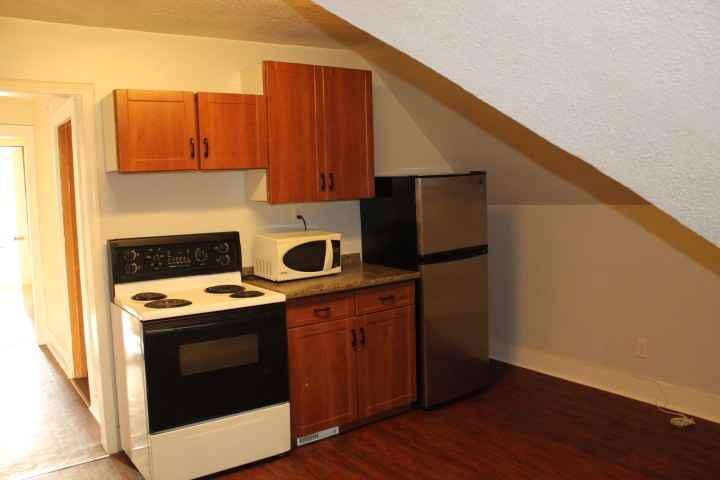 524 3-524 Spence Street - Photo 2 of 10