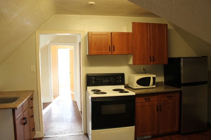 524 3-524 Spence Street - Photo 3 of 10