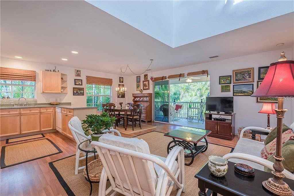 750 Trabue Ave - Photo 3 of 10