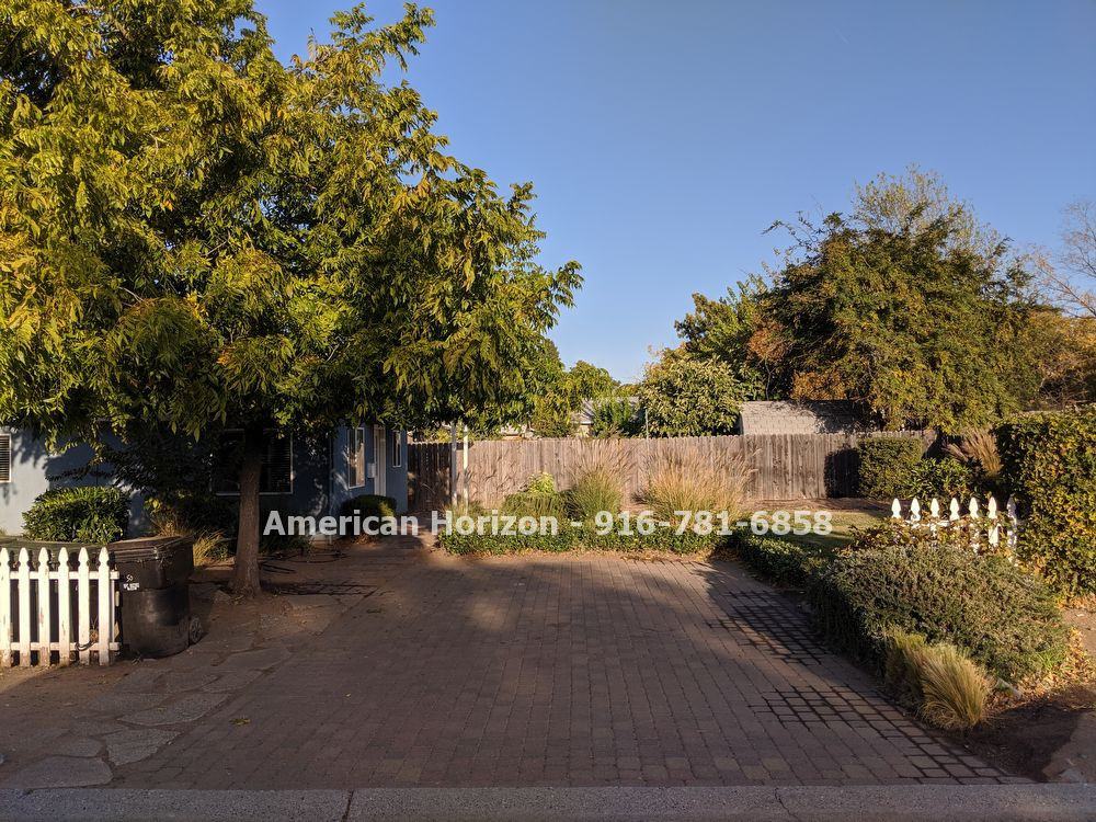 950 Oakland Ave - Photo 2 of 10