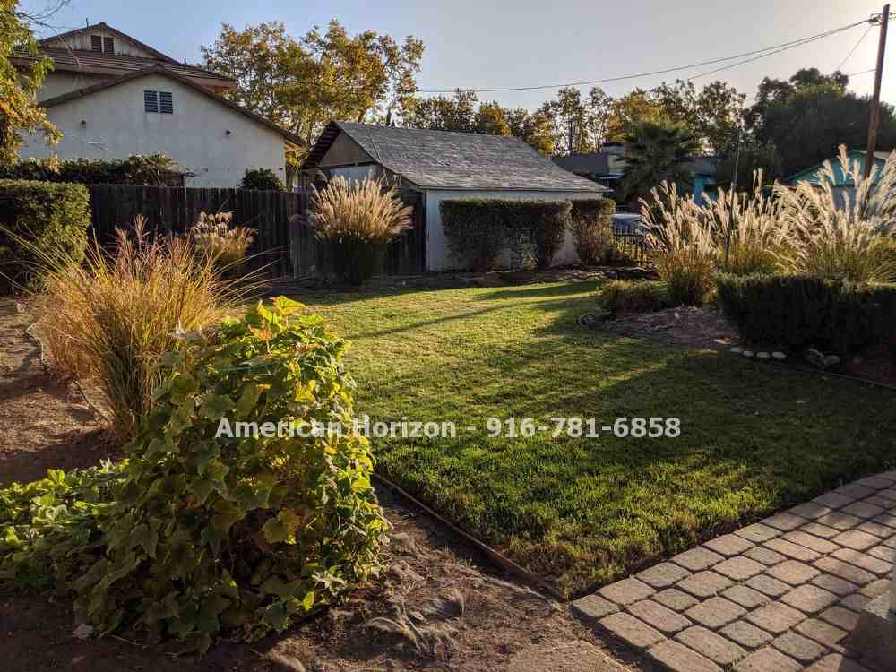 950 Oakland Ave - Photo 3 of 10