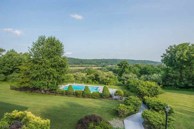 3 Walnut Hill Dr - Photo 3 of 24