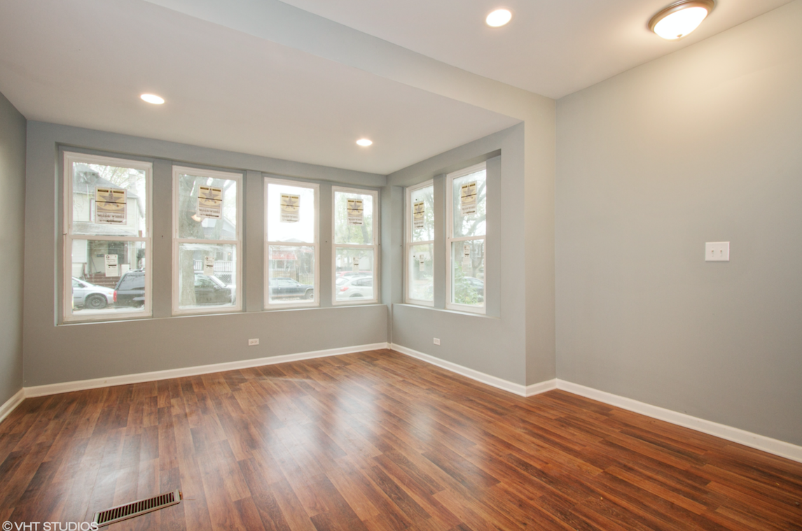 8050 South Saginaw Avenue - Photo 3 of 9