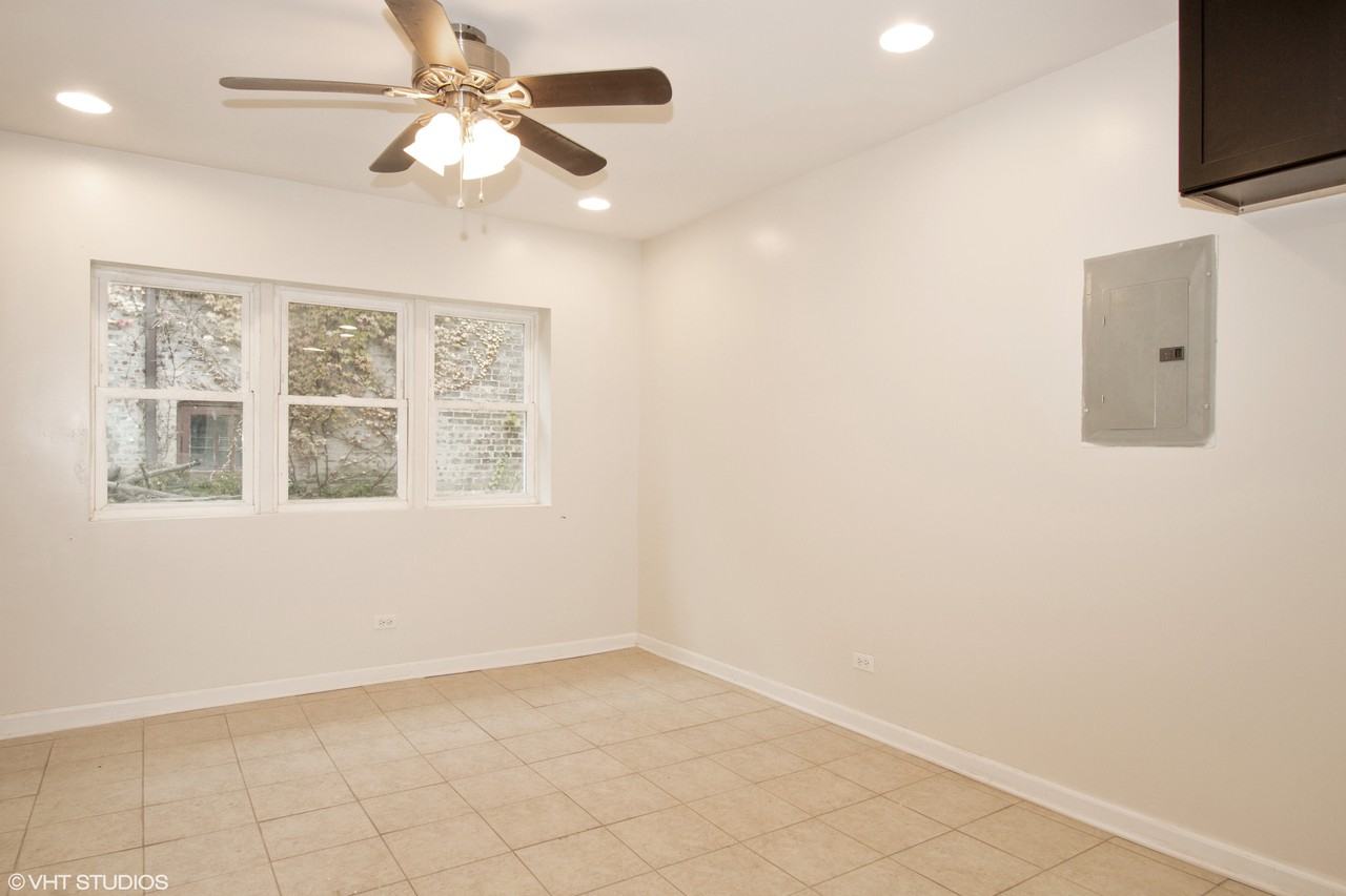 8050 South Saginaw Avenue - Photo 6 of 9
