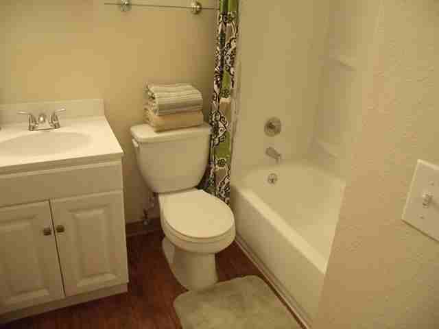 Emerald Park Apartments - Photo 2 of 13