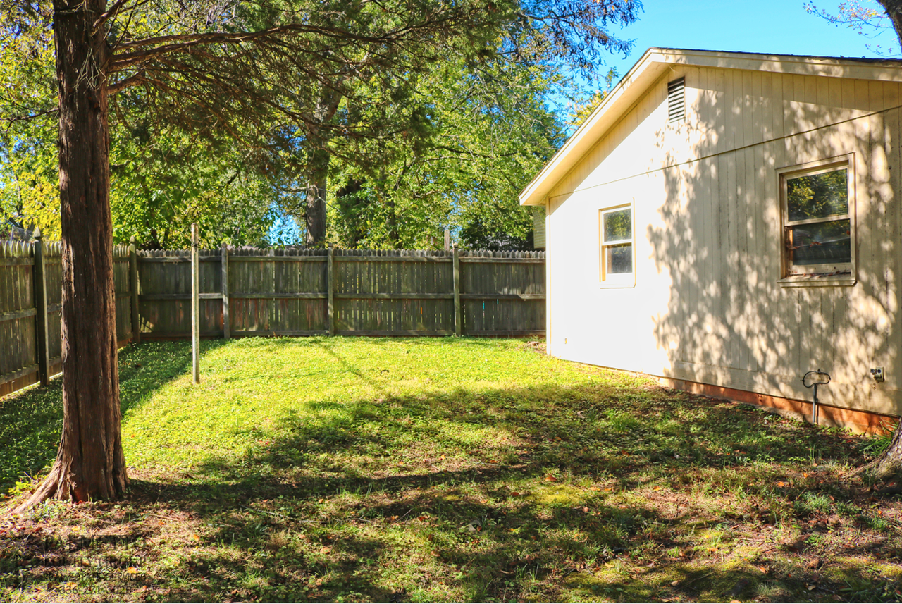 2601 Dulaire Road - Photo 2 of 21