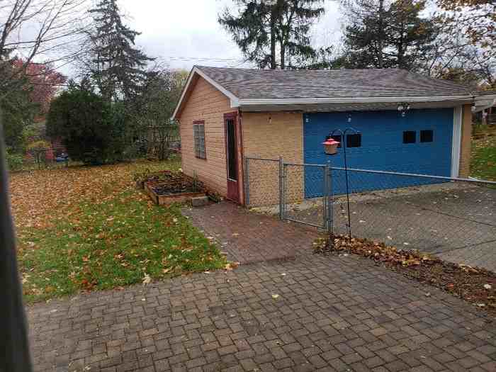 1724 Barrington Place - Photo 3 of 28