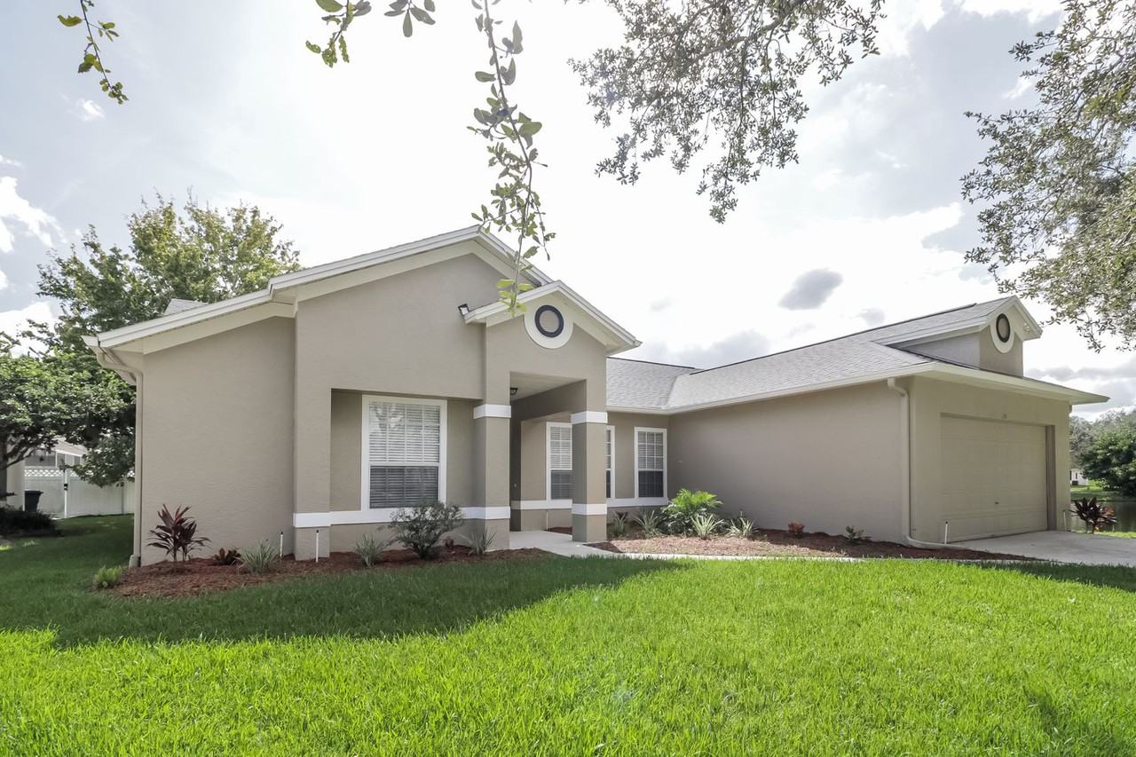 135 Oakland Hills Ct - Photo 2 of 21