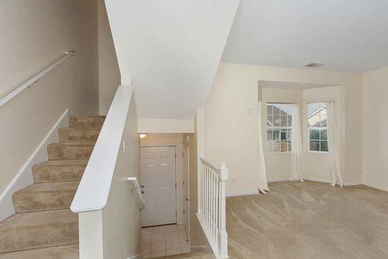 5242 Stoneridge Ct - Photo 2 of 15