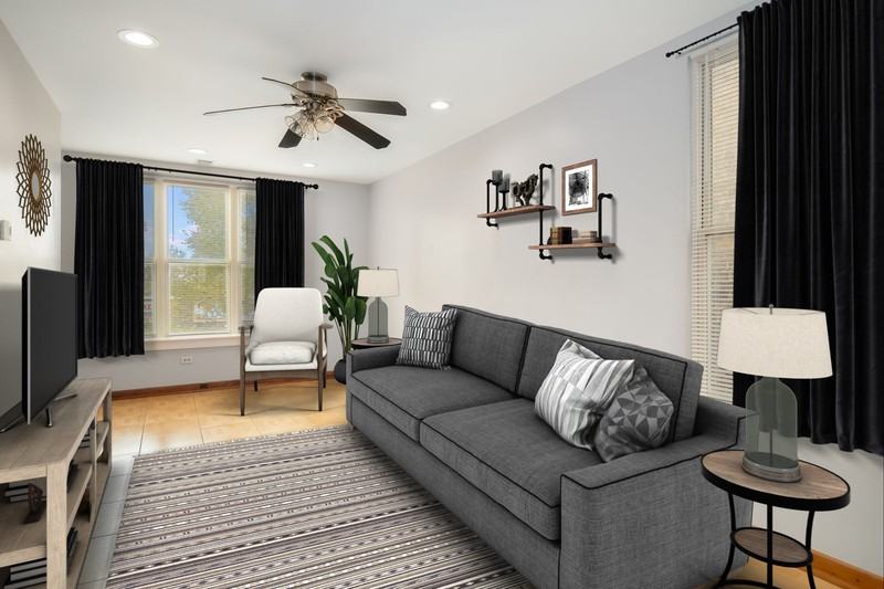 1708 W 35th St - Photo 2 of 12