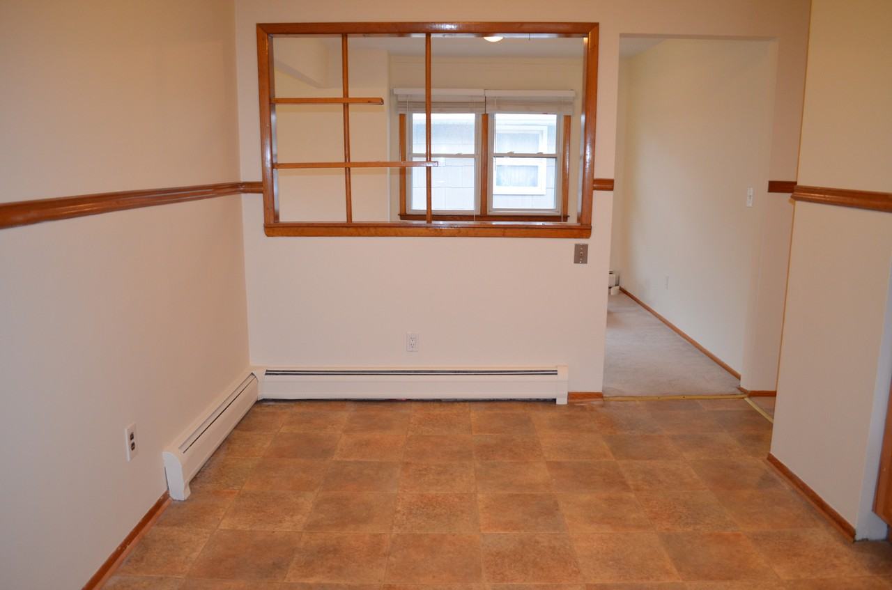 27 Vreeland St - Photo 3 of 8