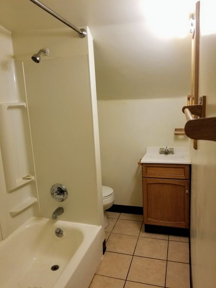 1228 Christie St #3 - Photo 3 of 7