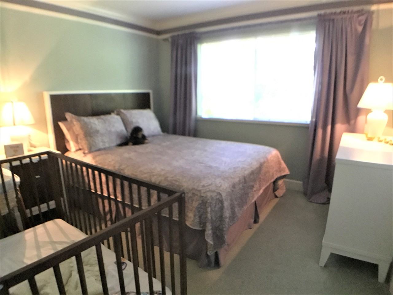 17659 20 Avenue - Photo 2 of 9