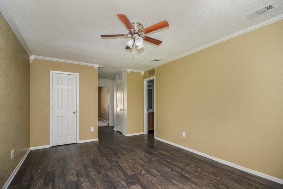 Columbia Villas Apartments - Photo 3 of 18