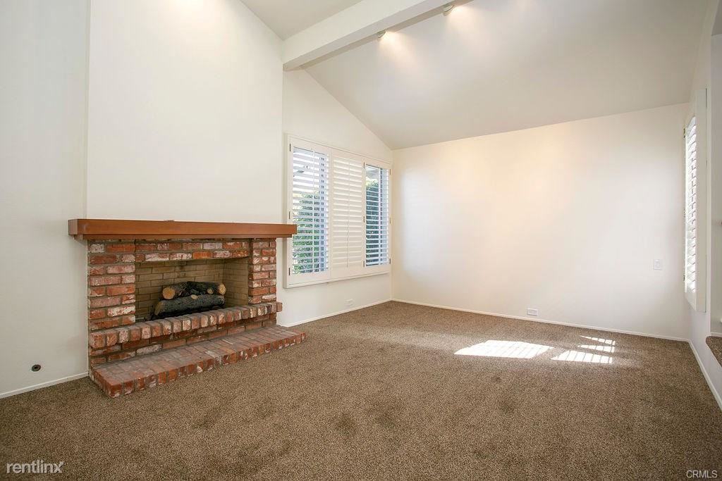 1973 Port Nelson Pl - Photo 3 of 10