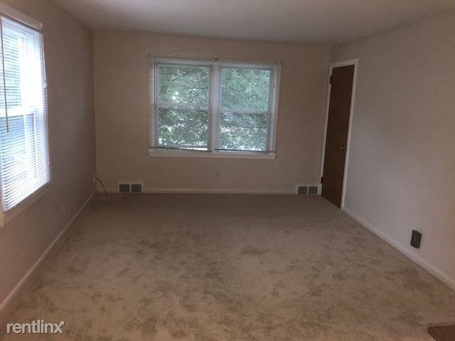 4639 Southern Boulevard Top Floor - Photo 3 of 14