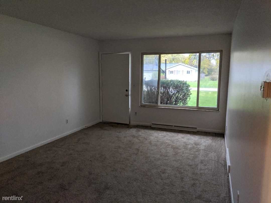 202 Swanson Rd - Photo 3 of 8