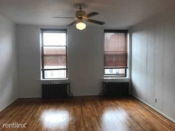 407 Washington St - Photo 2 of 7