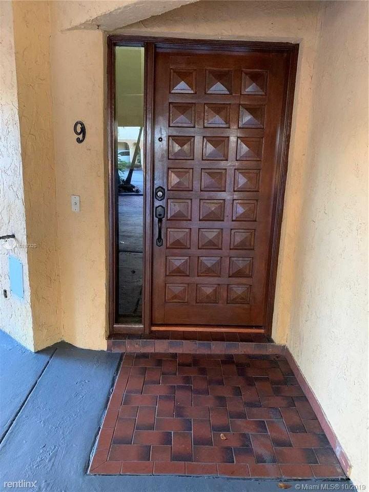 1615 Sw 122nd Ave 12-9 - Photo 2 of 10