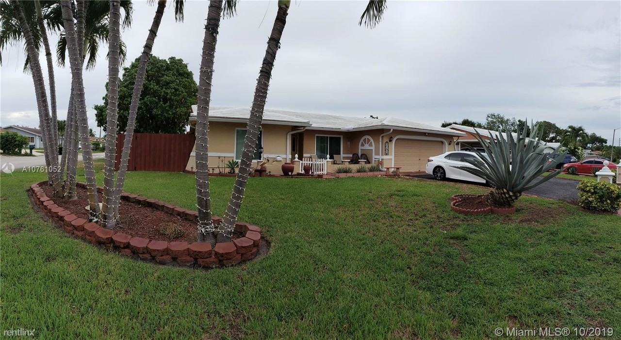 3193 Nw 65th Dr - Photo 3 of 3