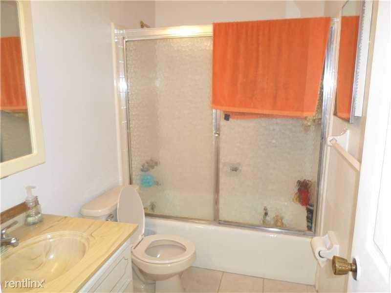3552 Nw 8th Ave - Photo 2 of 5