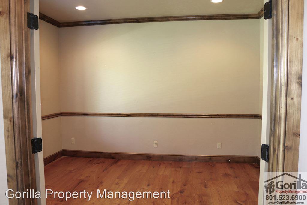 354 N Deerfield Dr - Photo 3 of 31