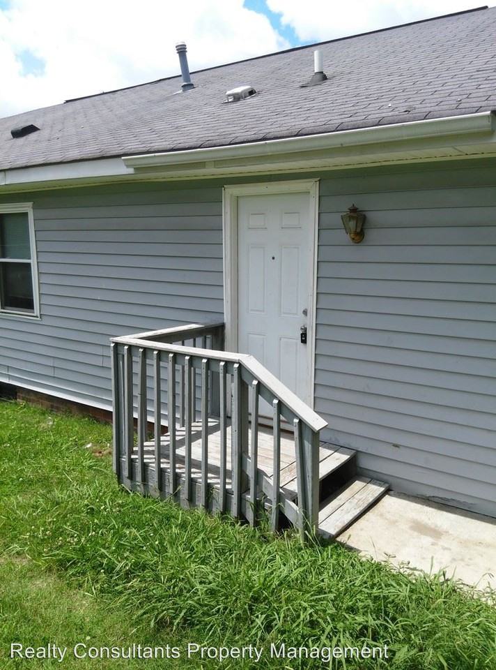 East Bragg Street - Photo 2 of 14