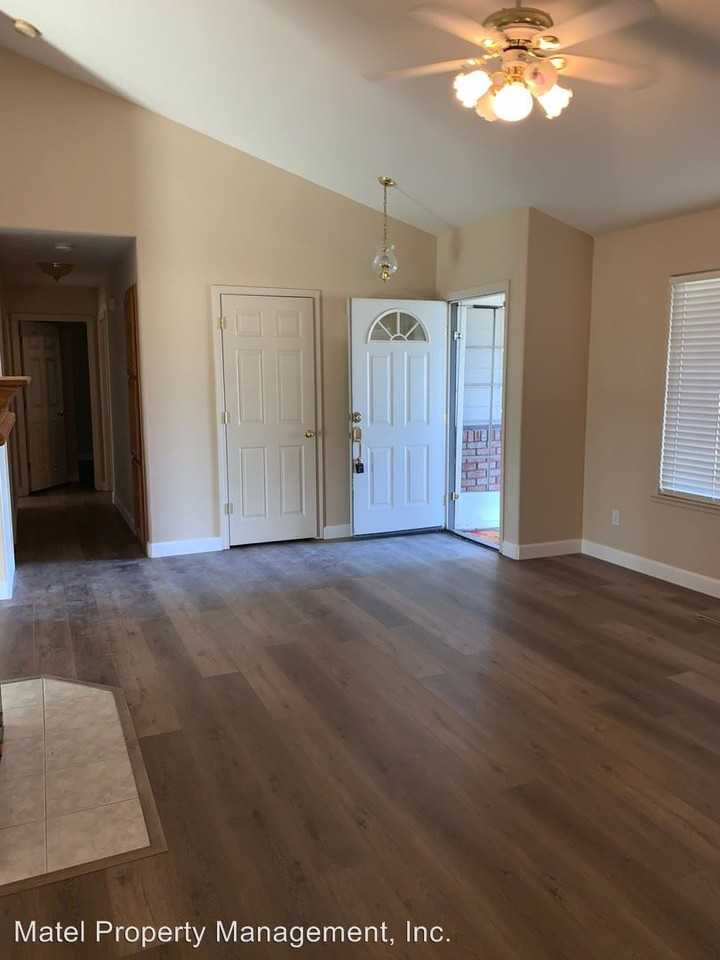 12642 Delaware Rd - Photo 3 of 20